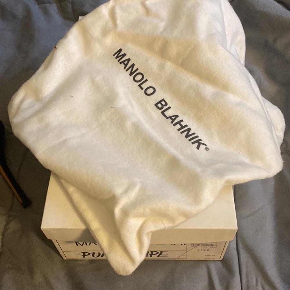 Manolo Blahnik black heels size 4.5 from Nieman Marcus - Picture 8 of 8